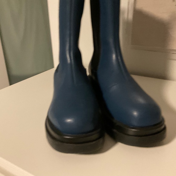 Raid. Fabulous faux leather blue Chelsea boots - Picture 6 of 9